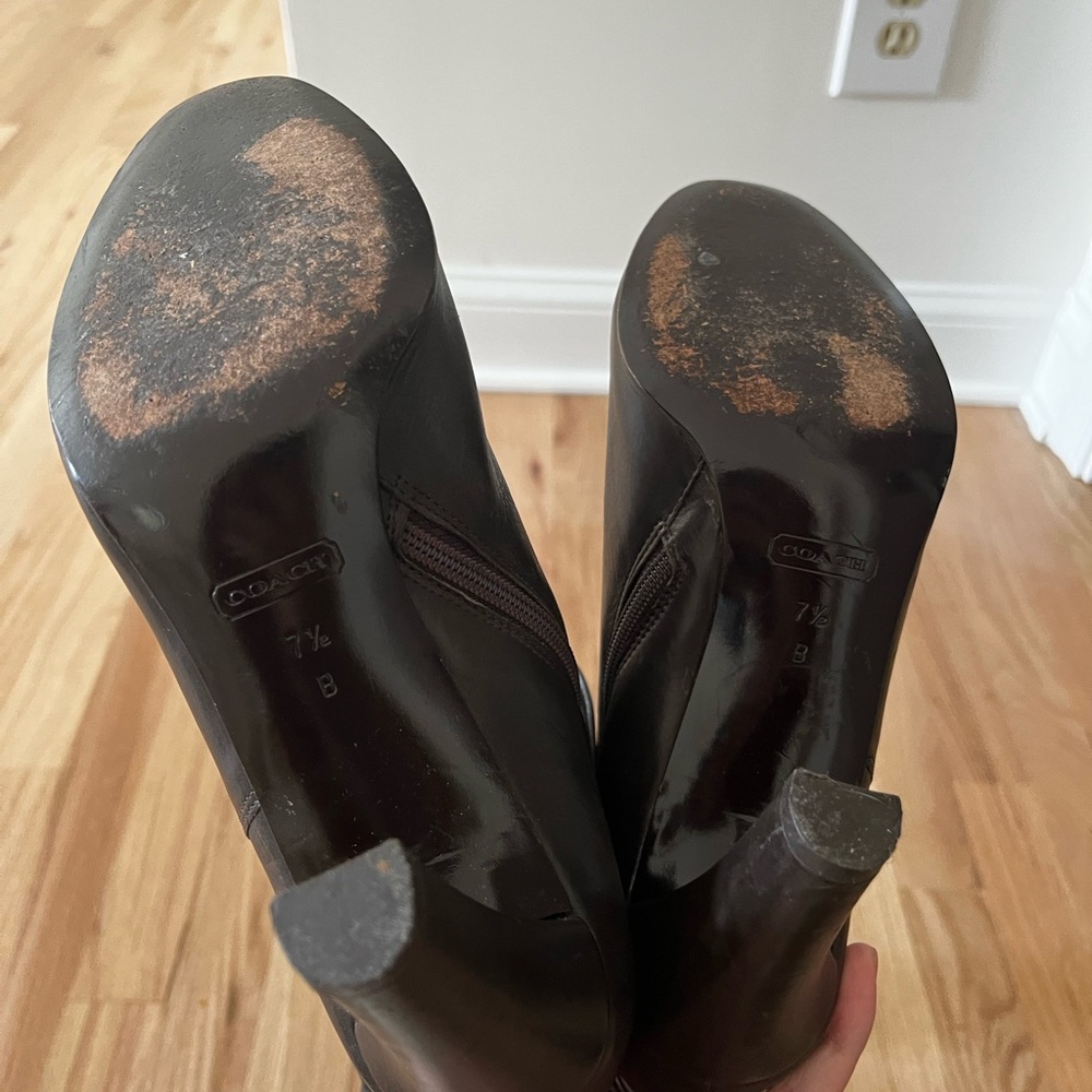 Coach Dark Brown Leather Heeled Boots with Button made in Italy, size 7.5 - Picture 6 of 8